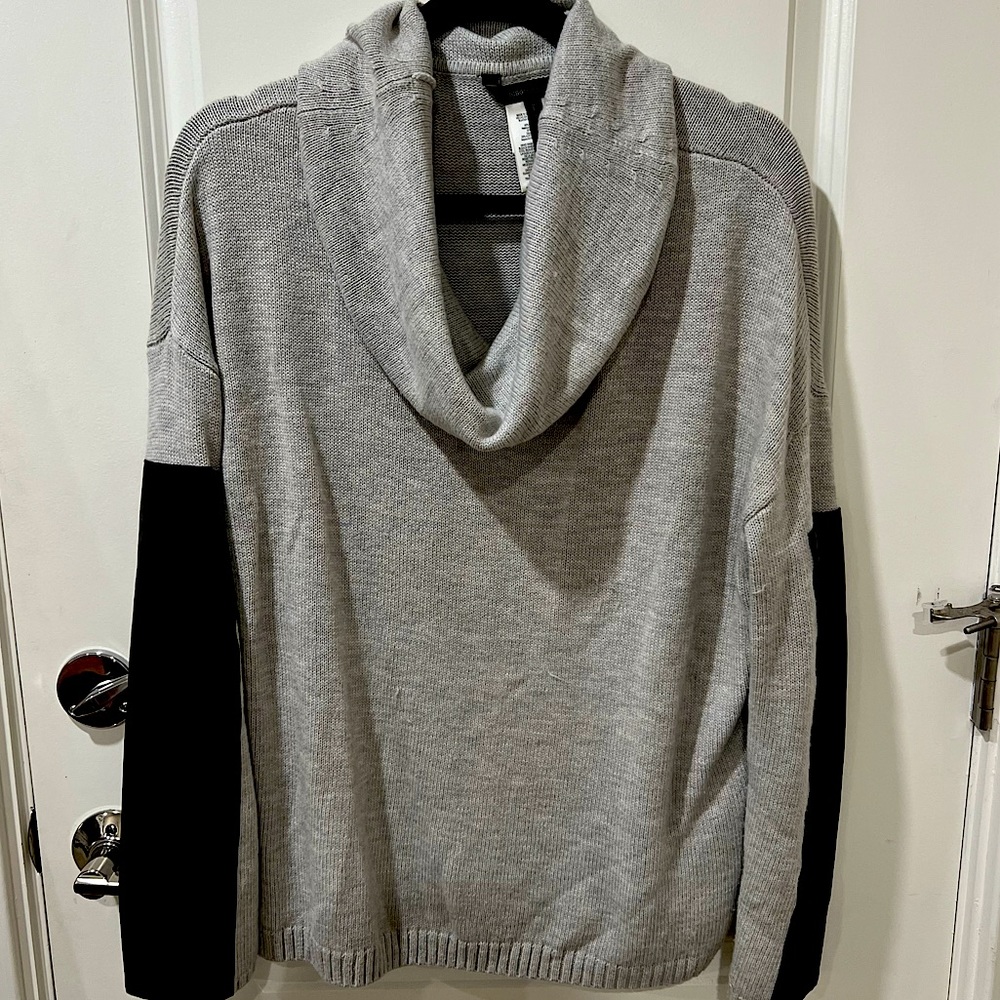 BCBG MAXARIA crowl neck leather patch sweater - Size L